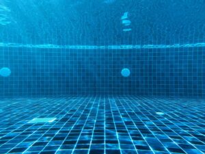 Read more about the article 10 Signs Your Pool Has a Leak (Beyond Water Evaporation)