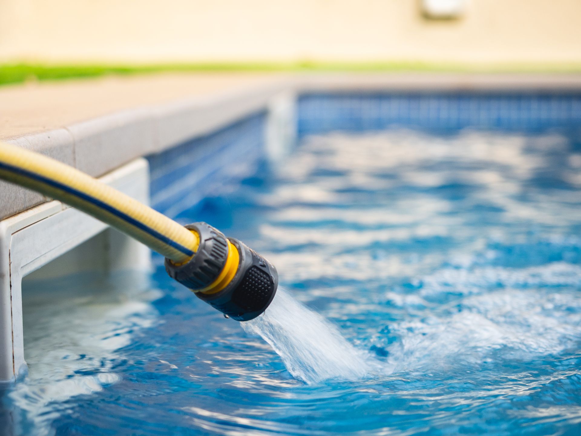 You are currently viewing How Much Water Loss is Normal for a Pool?
